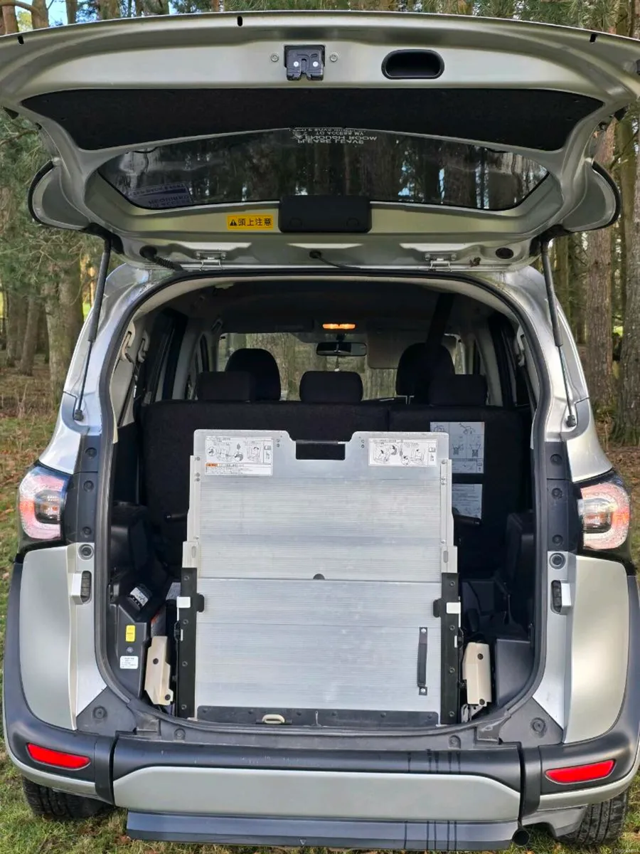 Automatic Toyota Model Sienta Year 2017 98 miles - Image 2