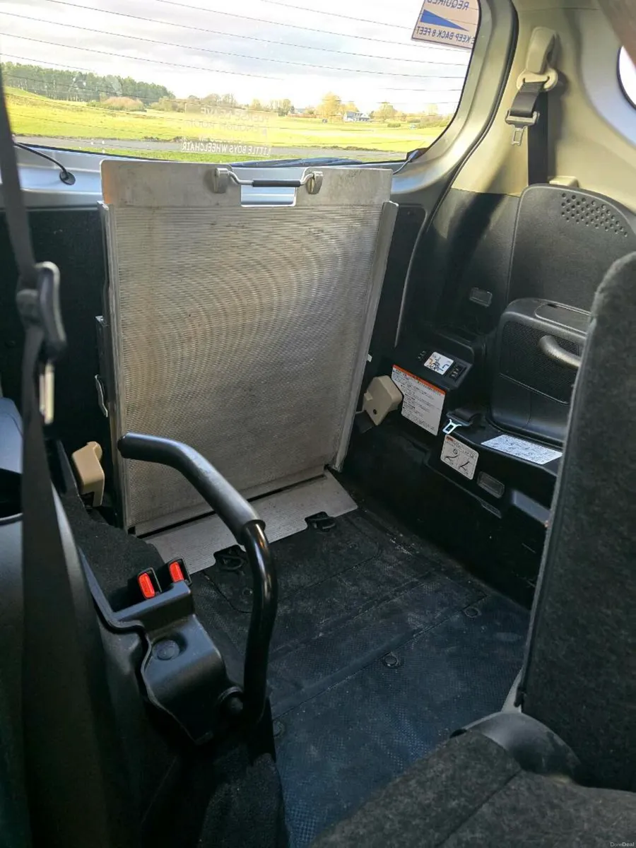 Automatic Toyota Model Sienta Year 2017 98 miles - Image 3