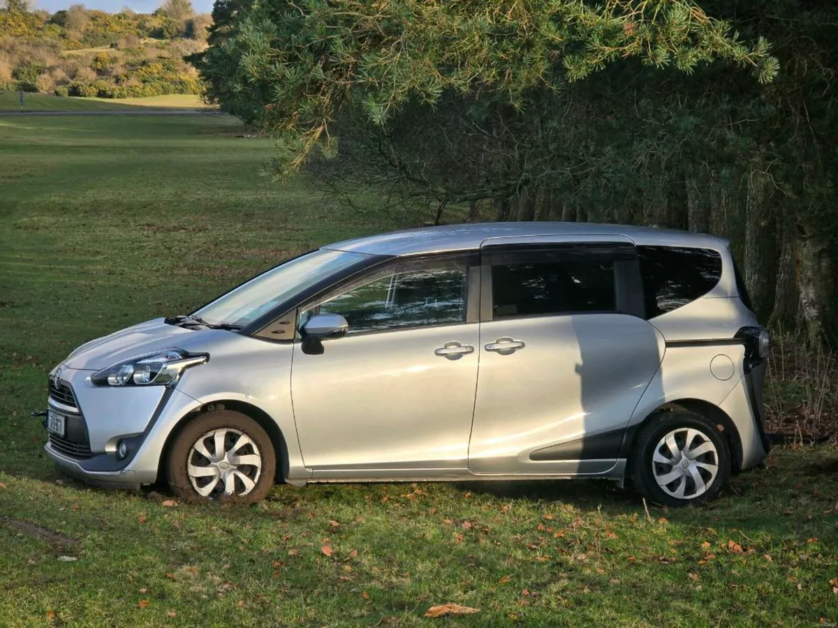Automatic Toyota Model Sienta Year 2017 98 miles - Image 3