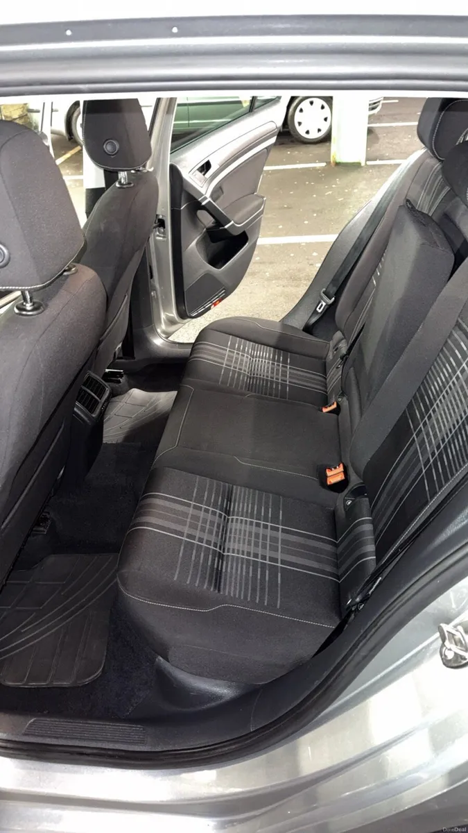 Volkswagen Golf - Image 4