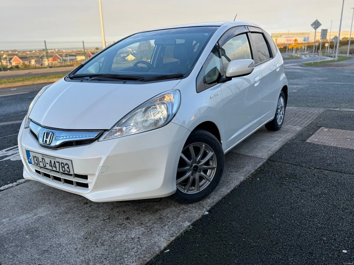 131 Honda Fit Hybrid Auto 1.3 Petrol Fresh import - Image 1