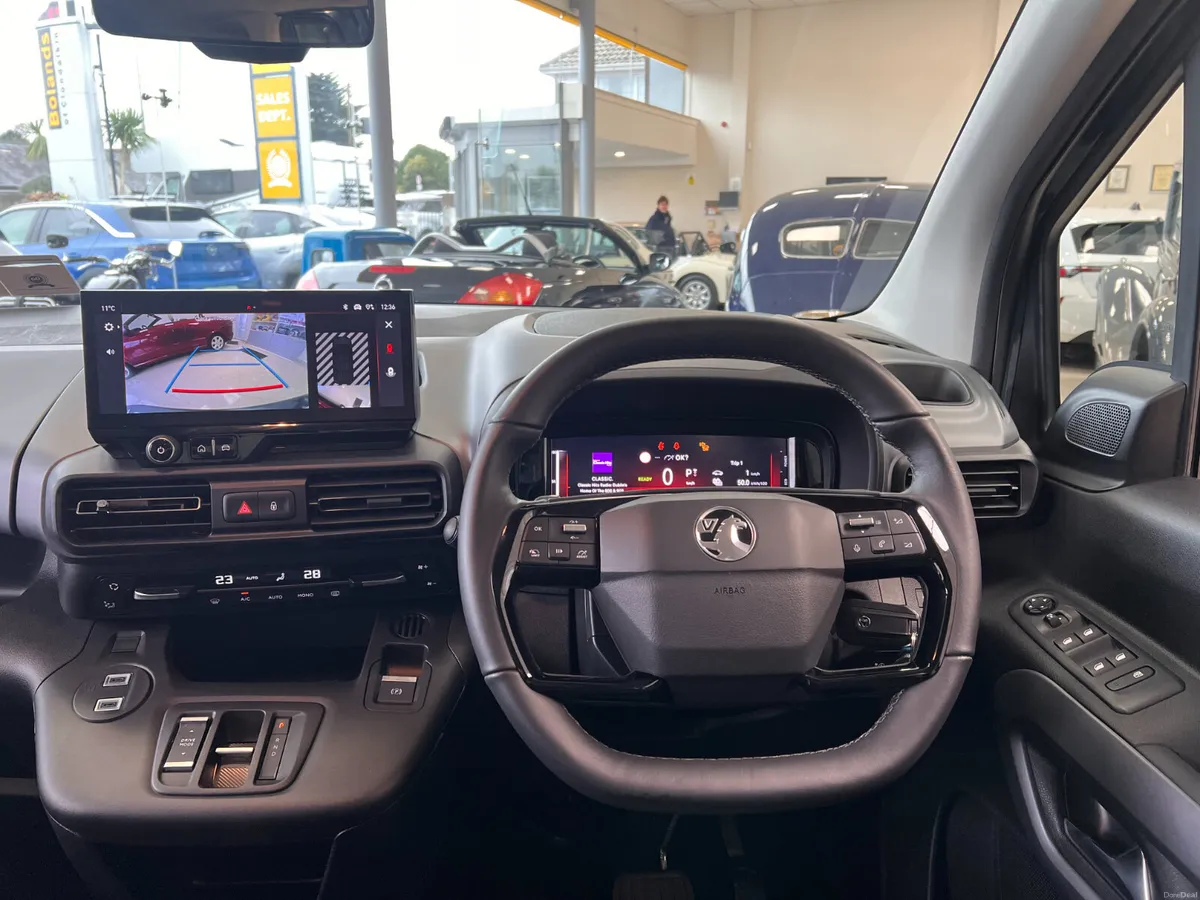 5 SEAT AUTOMATIC ELectric As New High Spec - Image 4