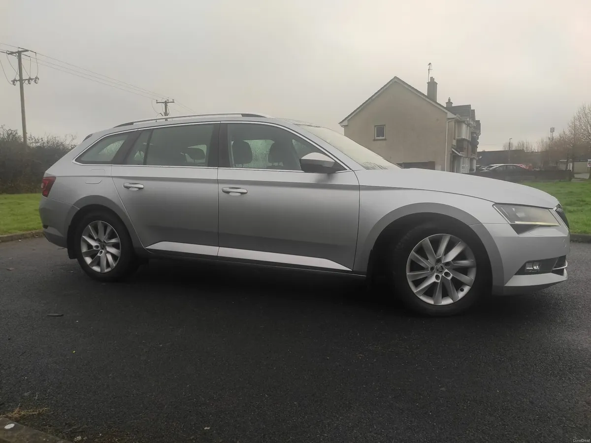 Skoda Superb 2017 - Image 3