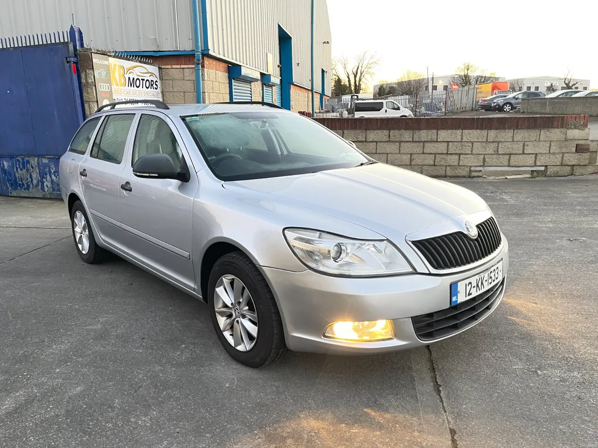 2012Skoda Octavia Combi Acti 1.6 CR DSG Automatic - Image 3