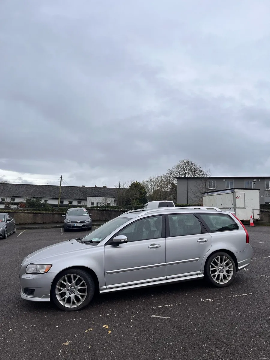 Volvo V50 R-design AUTOMATIC - Image 2