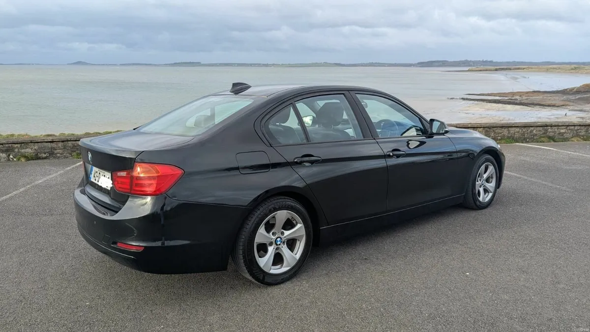 BMW 3-Series 2014 - Image 2