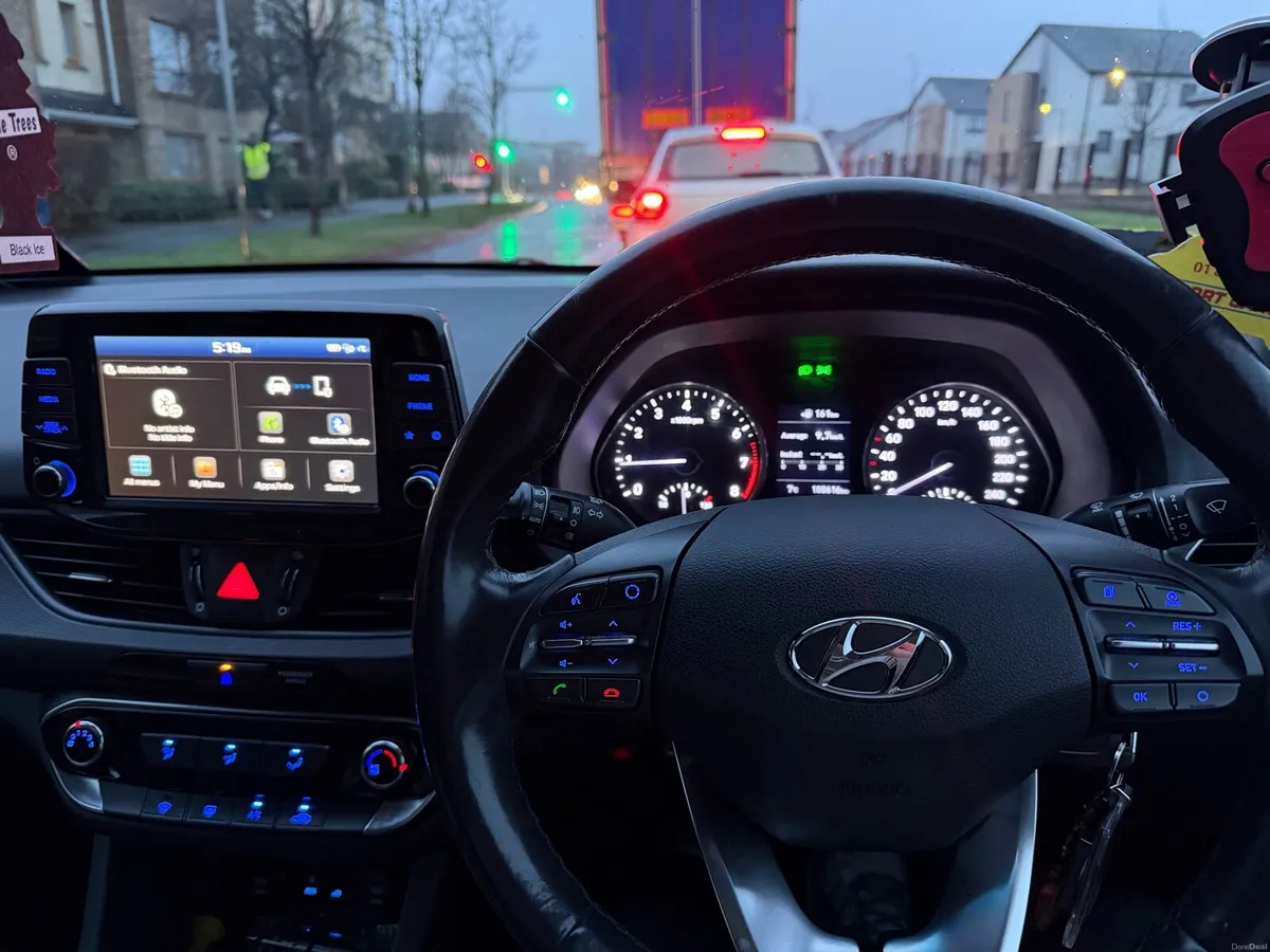 Hyundai i30 fastback - Image 3