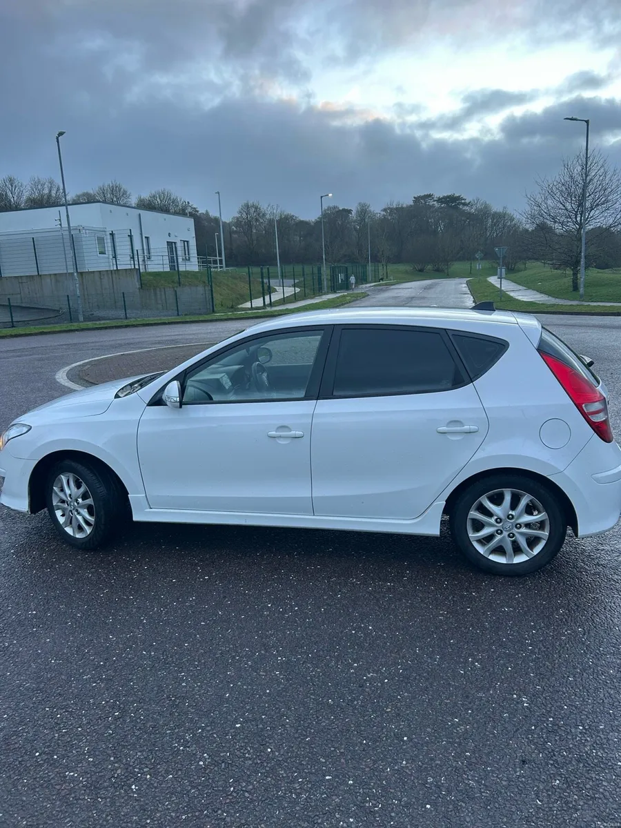 Hyundai i30 - Image 2