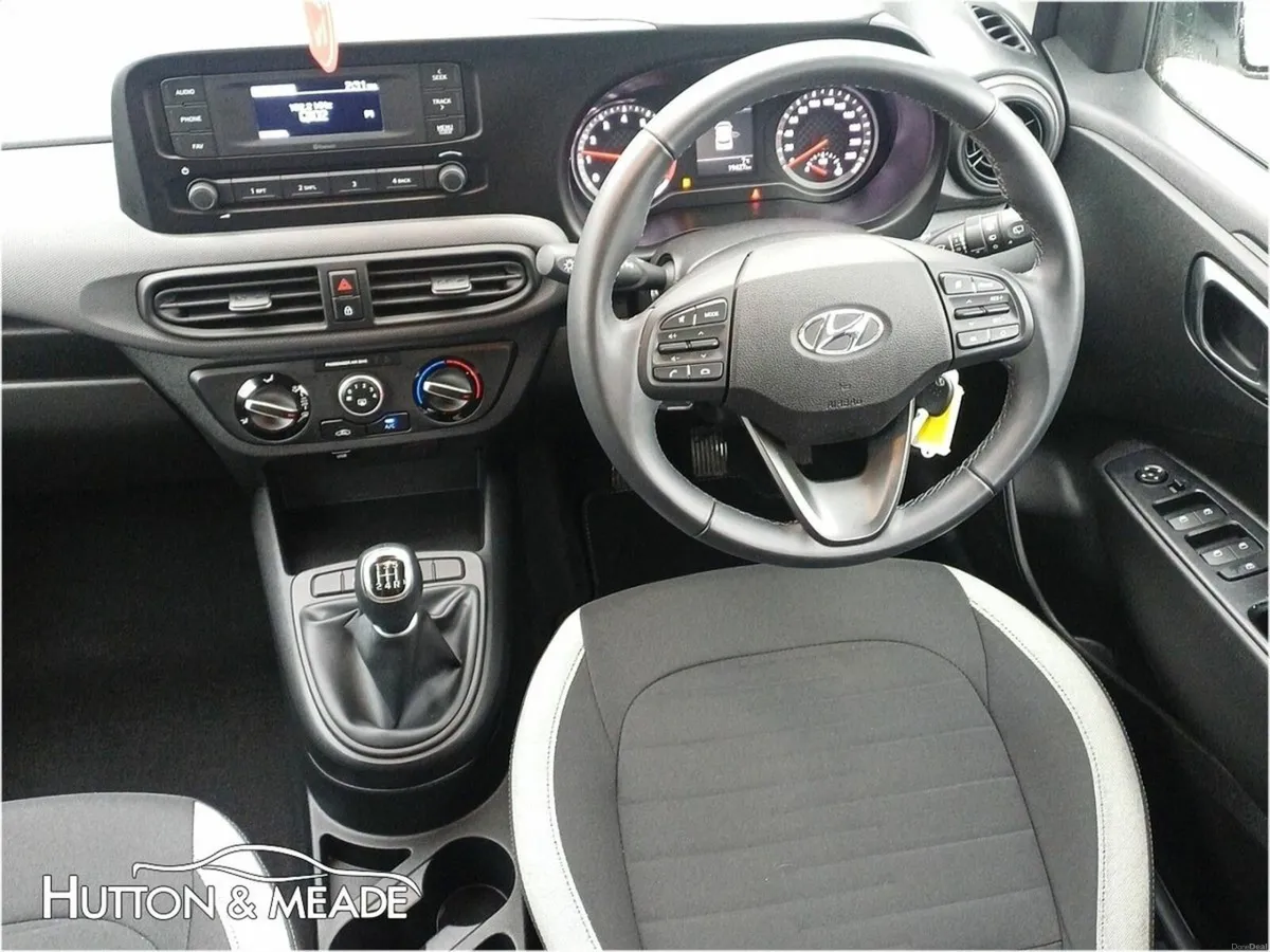 Hyundai i10 Delux 1.0 Petrol 5dr - Image 4