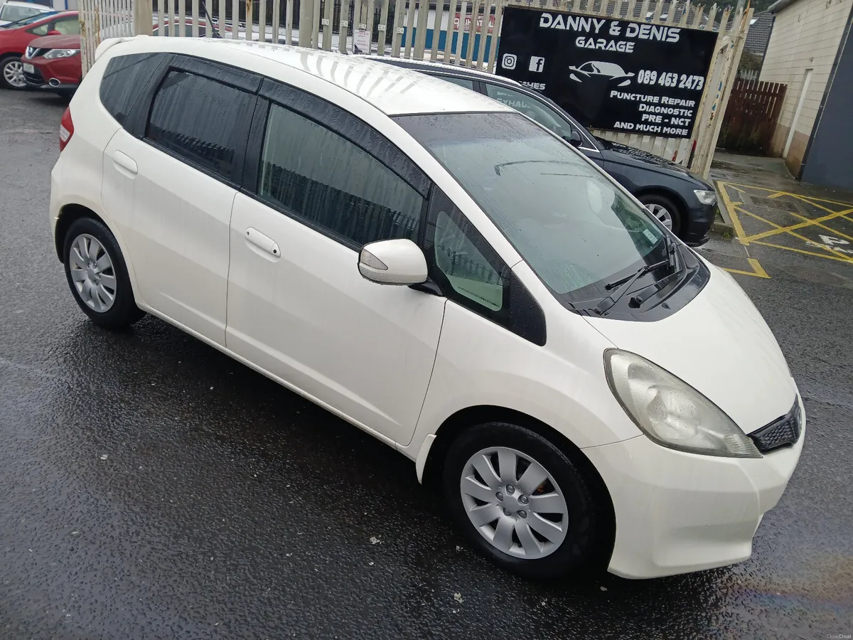 Honda Fit 2010 1.3 petrol - Image 1