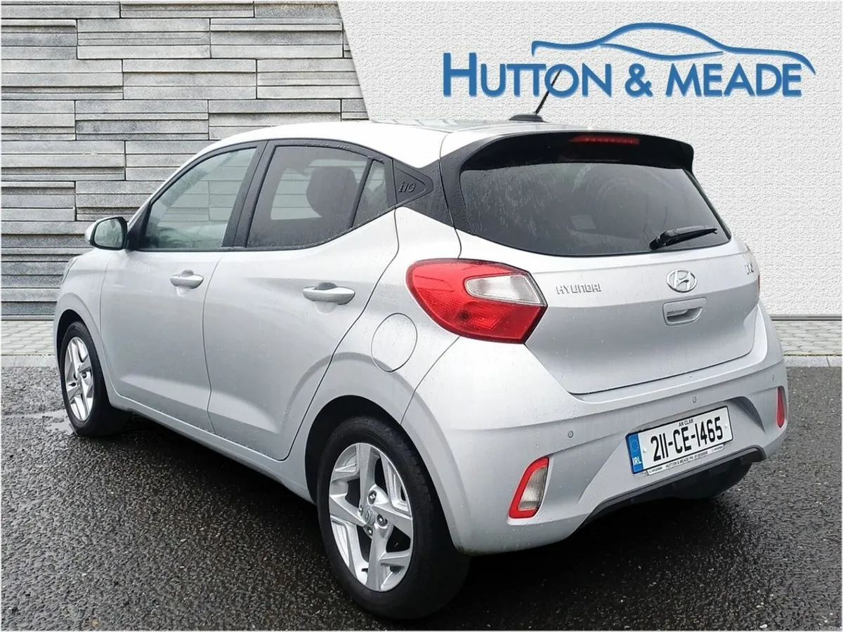 Hyundai i10 Delux 1.0 Petrol 5dr - Image 3