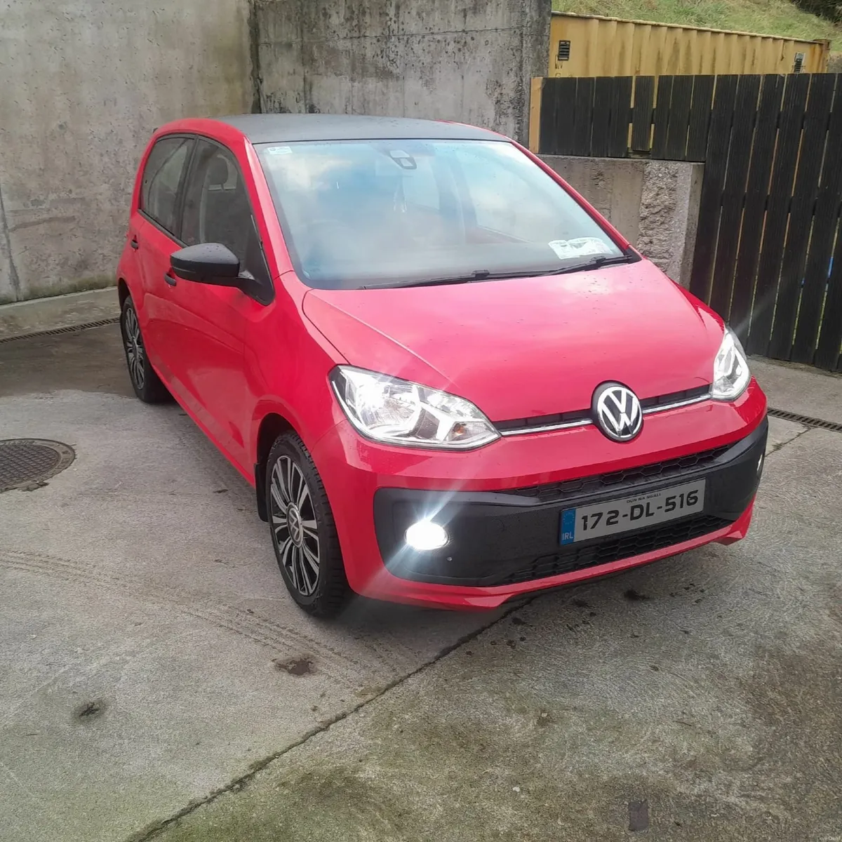 Volkswagen up! 2017 - Image 1