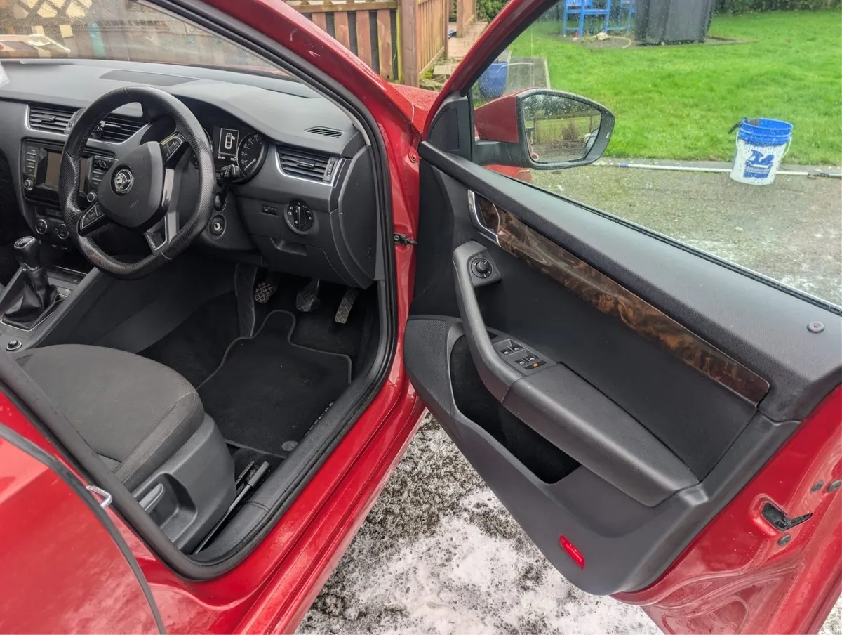 Skoda Octavia 1.6 2015 Tax Jan 2027 - Image 2