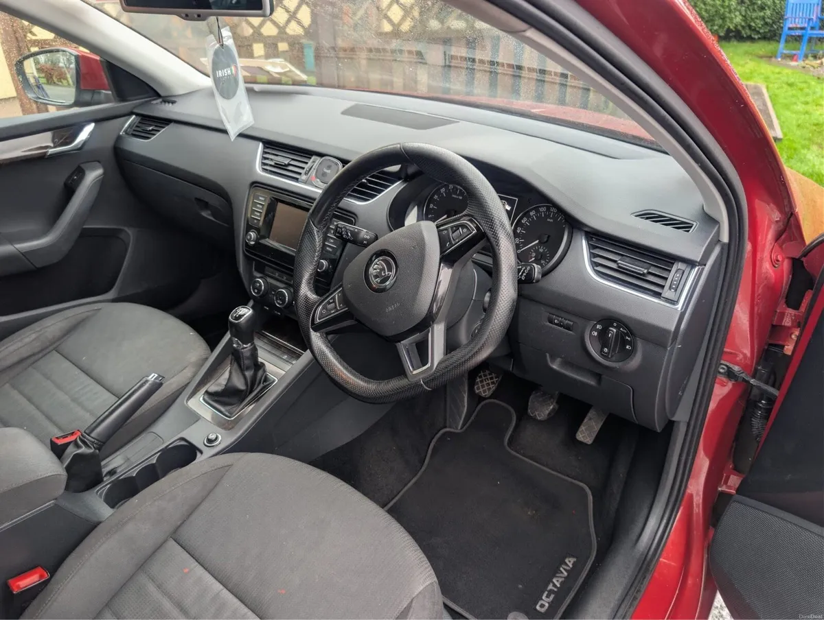 Skoda Octavia 1.6 2015 Tax Jan 2027 - Image 4
