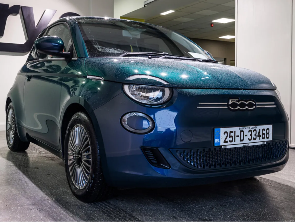 Fiat 500e ICON 42KWH 3DR AUTO - Image 1