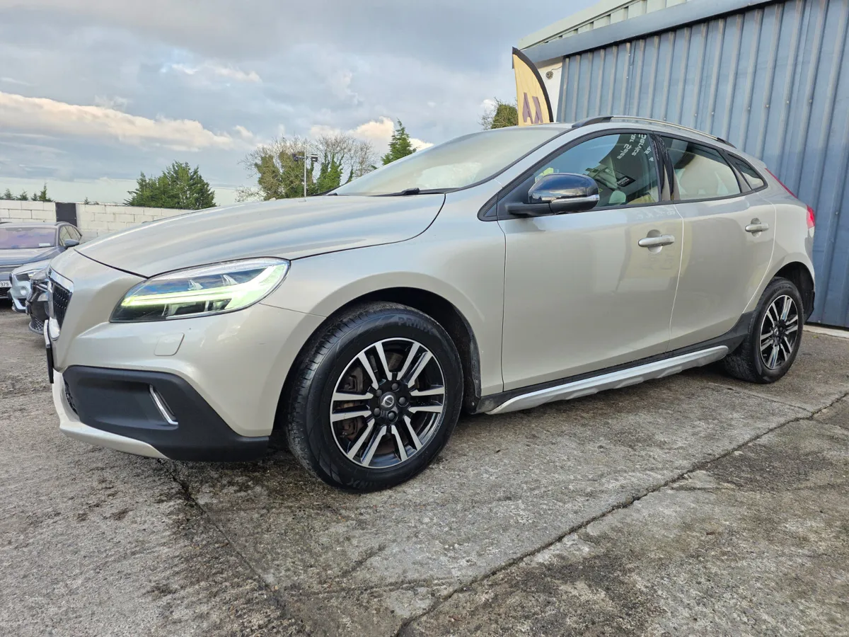 2017 VOLVO V40 CROSS * ONLY 49K MILES*D2 2.0 DIESE - Image 3