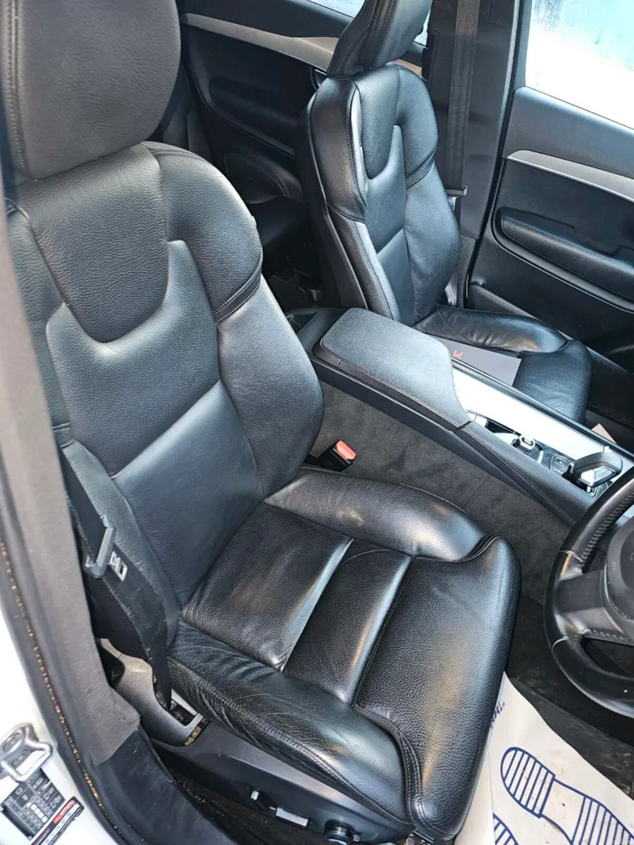 VOLVO XC90 - Image 4