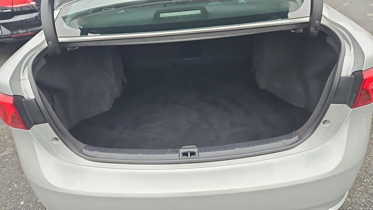 Toyota Avensis D4D 2L 176000 - Image 1