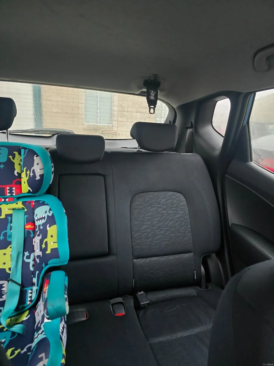 Hyundai ix20 AUTOMATIC! **LOW MILAGE** - Image 3