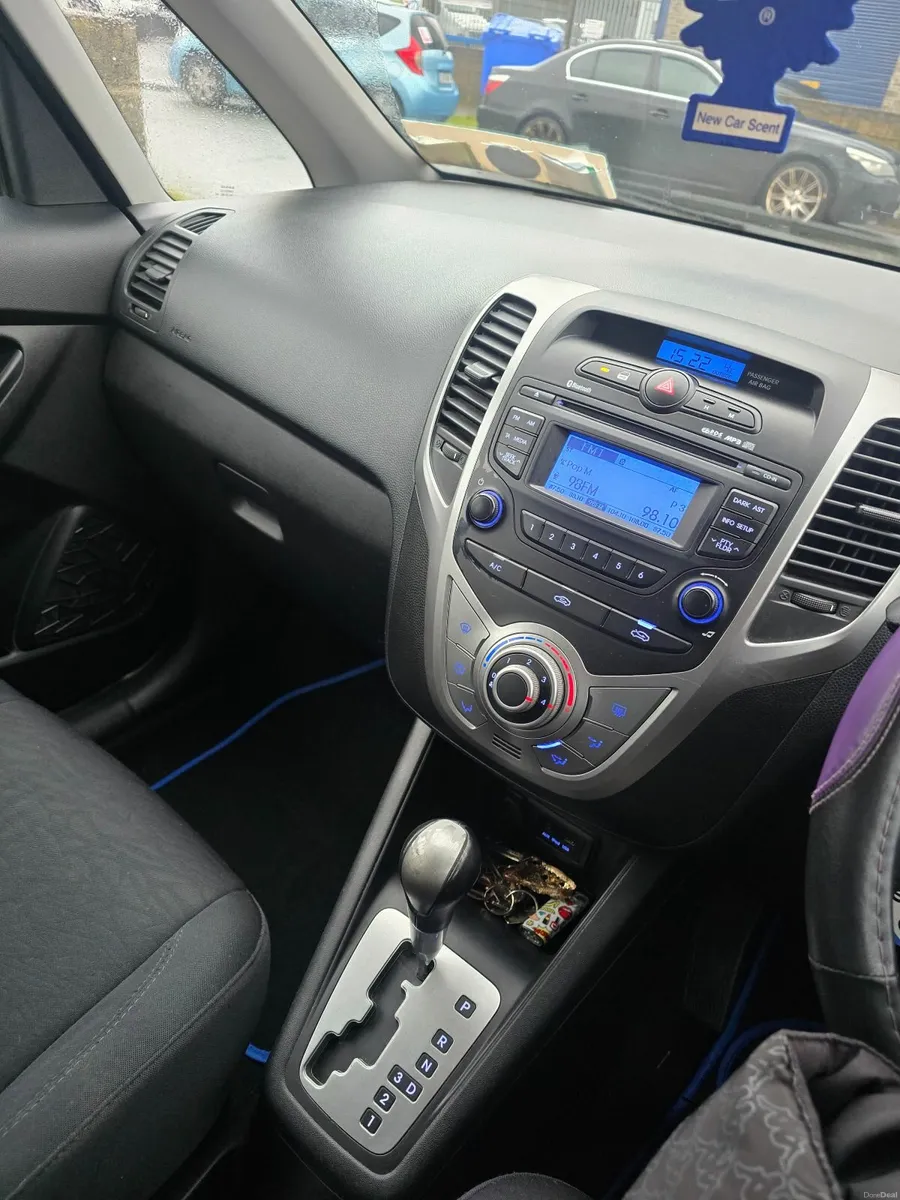 Hyundai ix20 AUTOMATIC! **LOW MILAGE** - Image 4