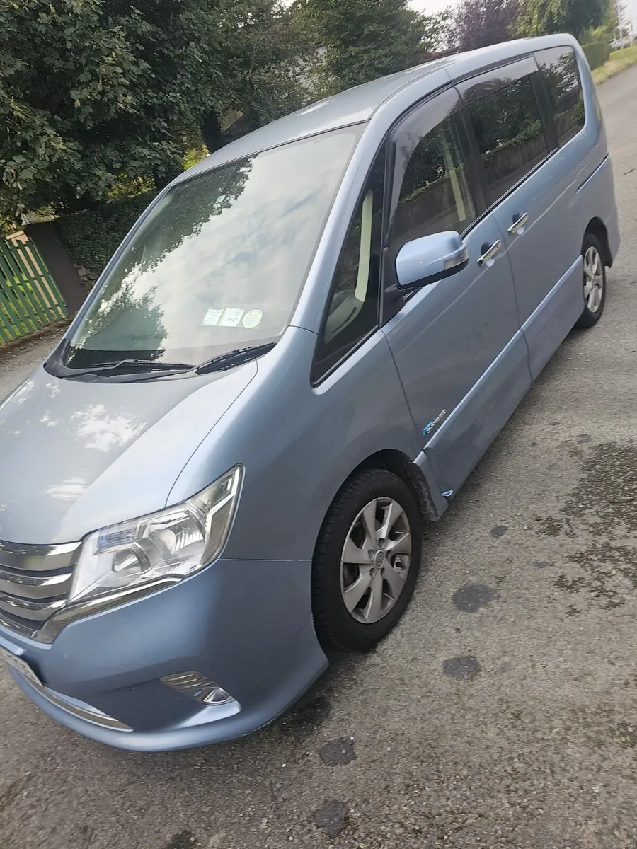 Nissan Serena - Image 3
