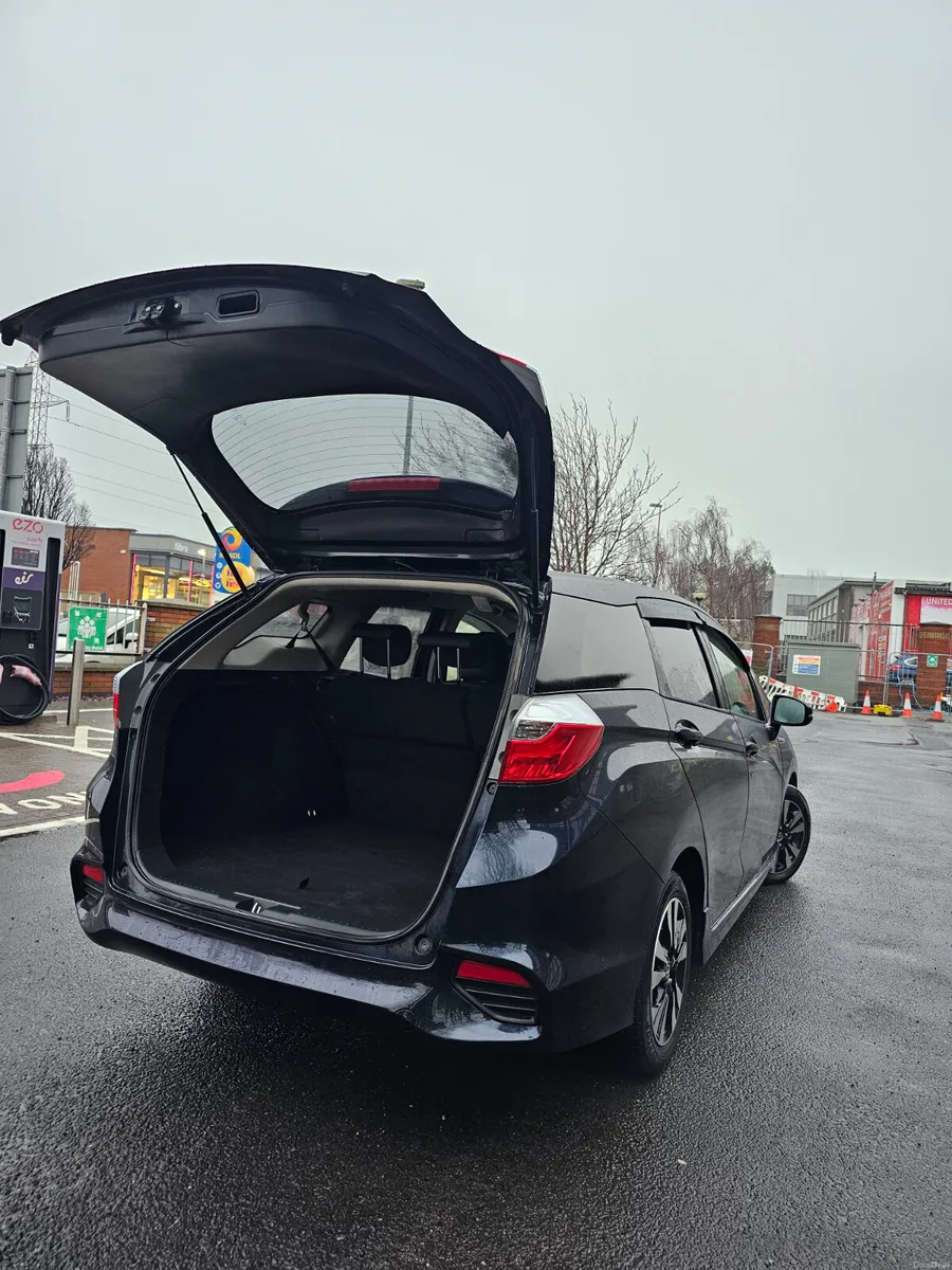 Honda Shuttle Hybrid 1.5 Automatic - Image 3