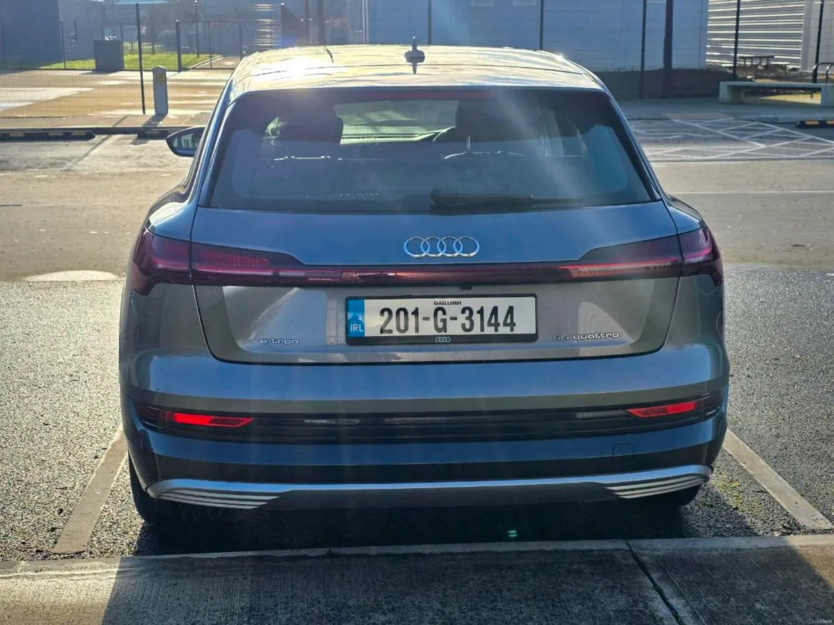 Audi e-tron 55 quattro | HUD | Pan Roof | Warranty - Image 3