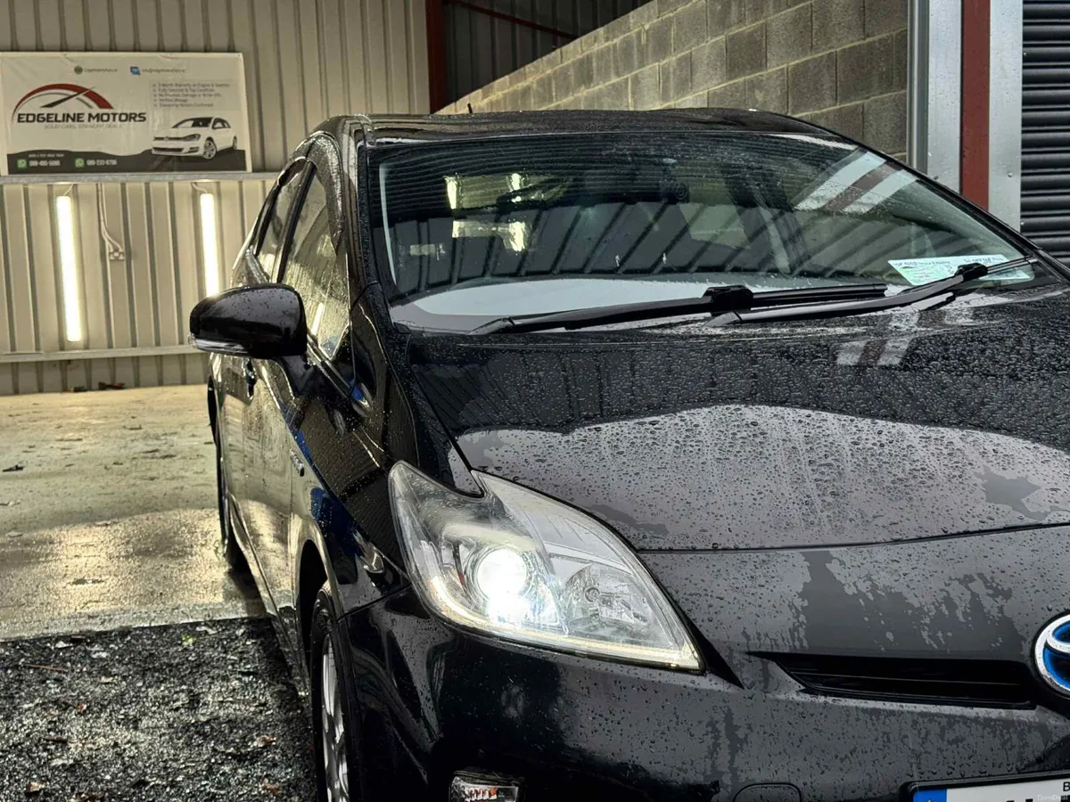 Toyota Prius 2014 - Image 2