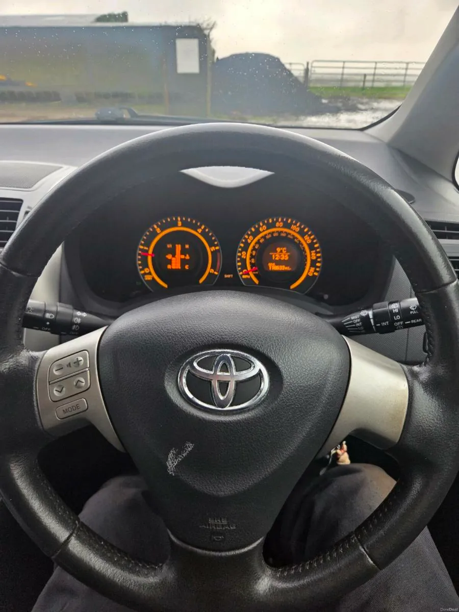 Toyota Auris - Image 2