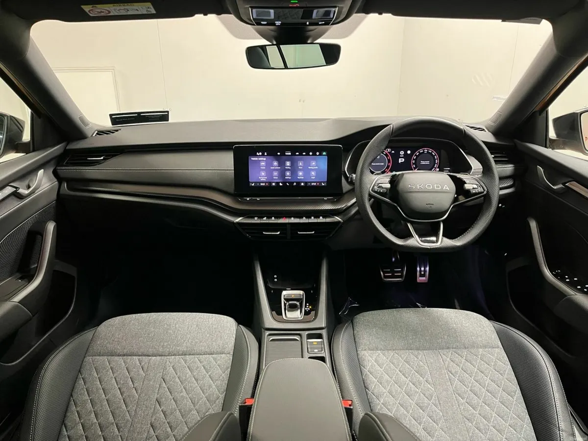 Skoda Octavia Sportline Combi DSG 2.0TDI 150BHP - - Image 4