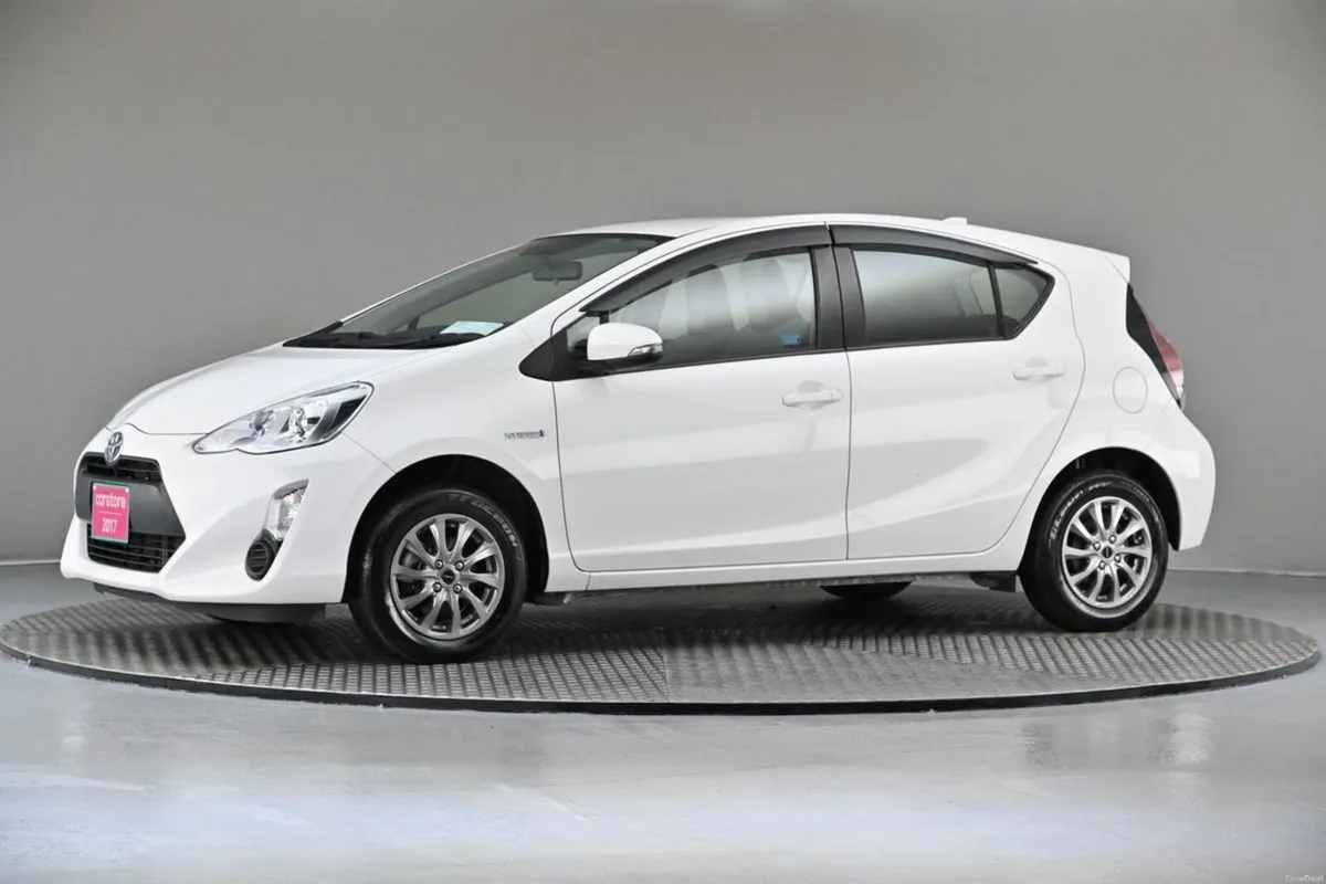 Toyota Aqua 1.5 VVT-i HYBRID **BI-TONE INTERIOR**1 - Image 4