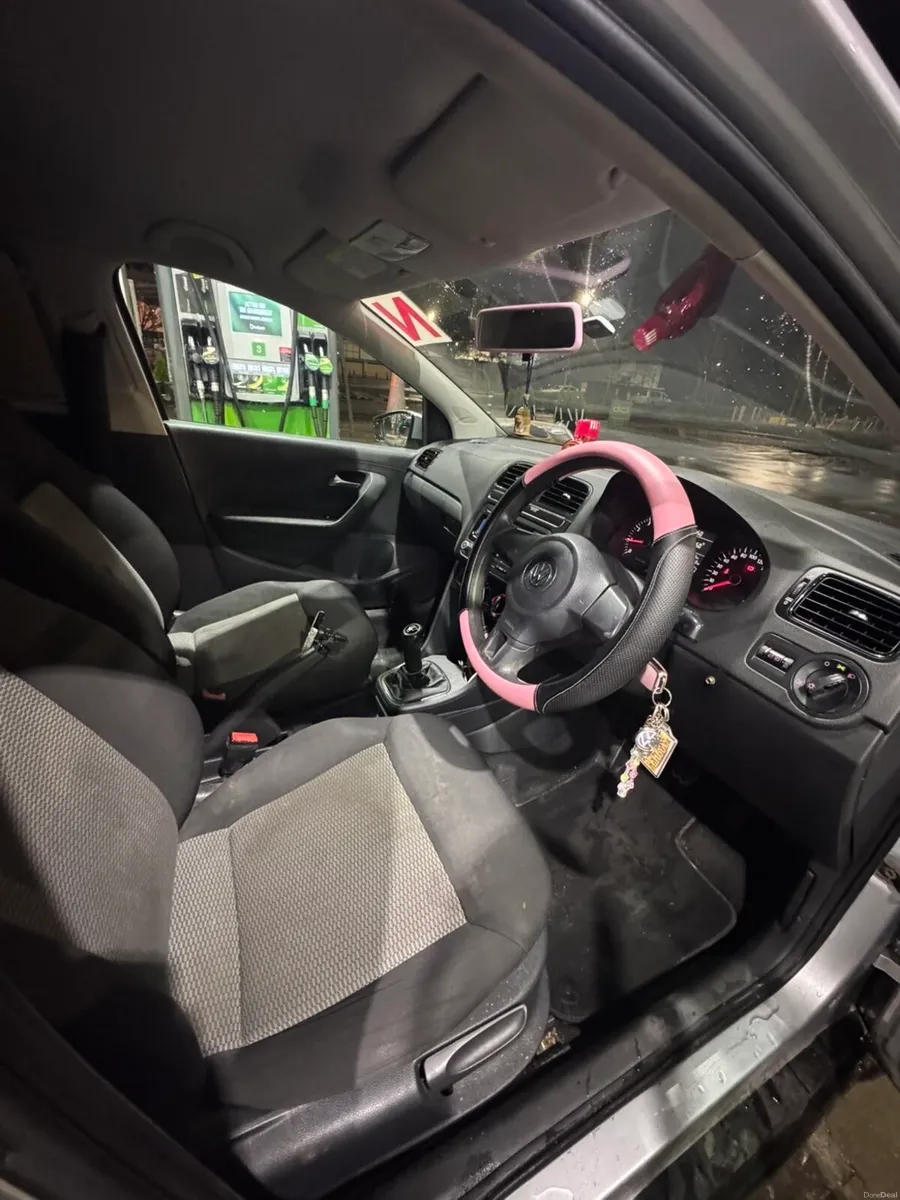 Volkswagen polo 1.2 L petrol - Image 3