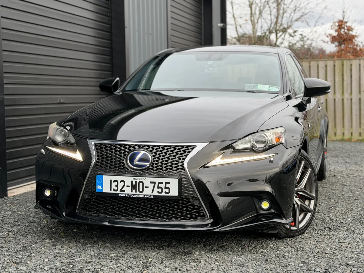 LEXUS IS 300 F SPORT - Image 2