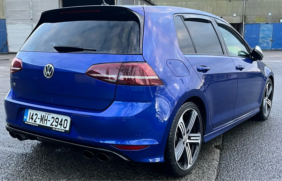 Volkswagen Golf R - Image 4