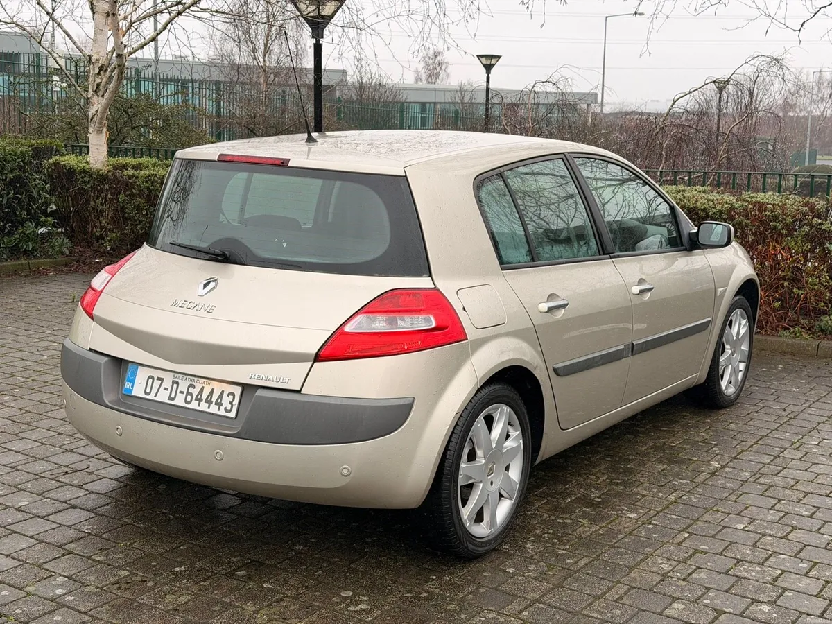 RENAULT MEGANE 1.6 PETROL AUTOMATIC ONLY 69 KLMS - Image 4