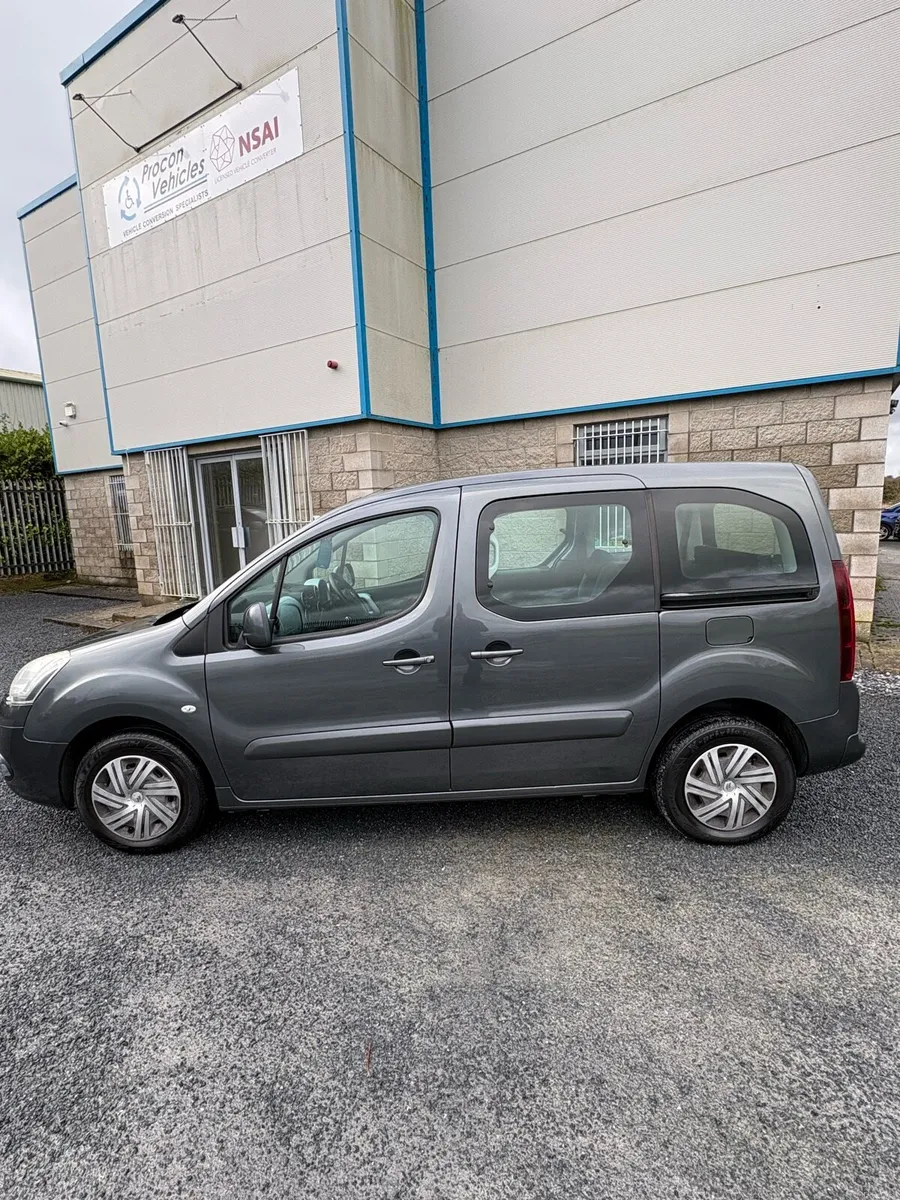 Wheelchair accessible - Image 2