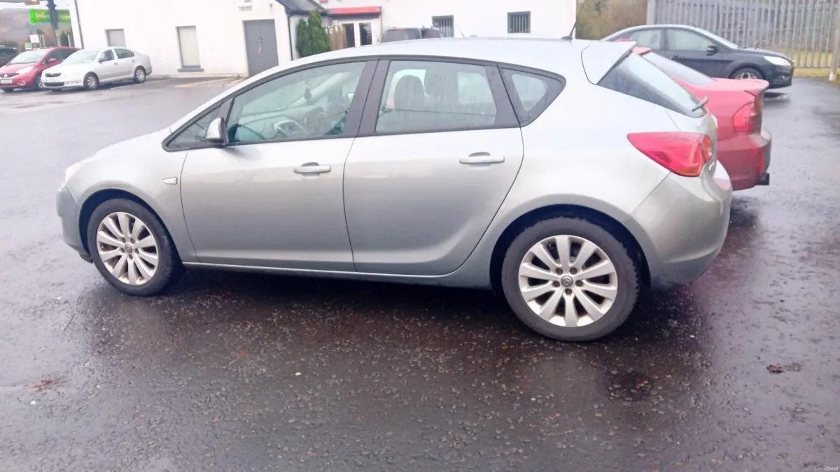 Vauxhall Astra 2012 - Image 1