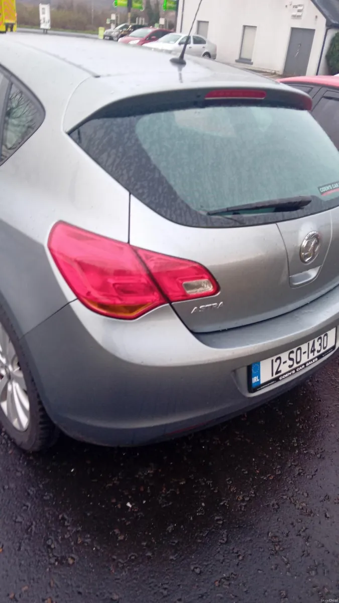 Vauxhall Astra 2012 - Image 2