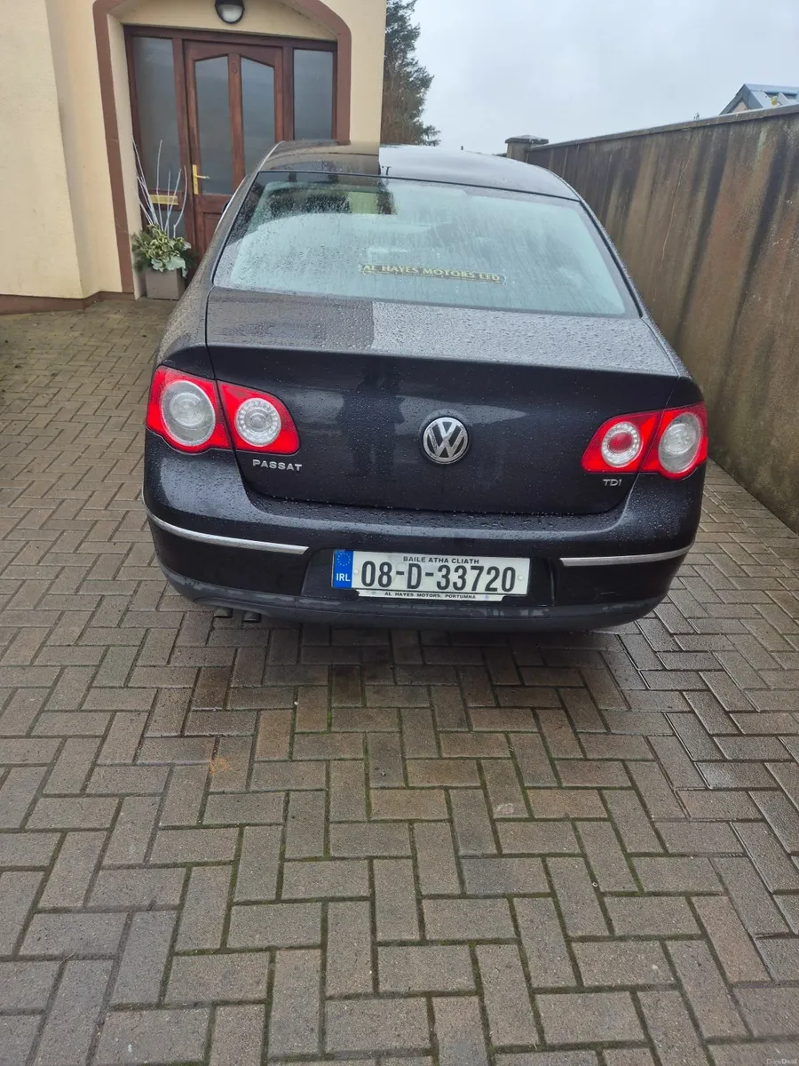 Volkswagen Passat 2008 - Image 2
