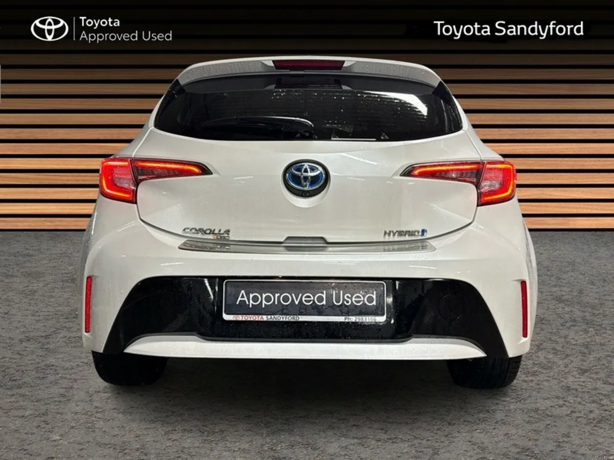 Toyota Corolla HYBRID SOL TOP SPEC // HEATED SEATS - Image 4