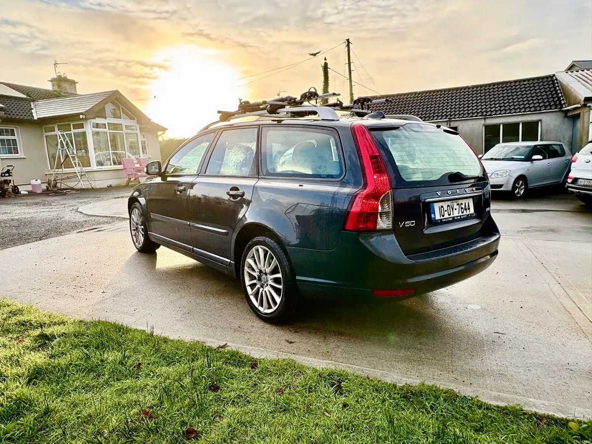 2010 VOLVO V50 2.0D NEW NCT - Image 4