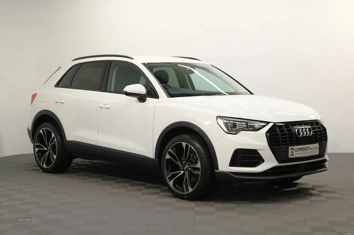 Audi Q3 TFSIe Technik - Image 1