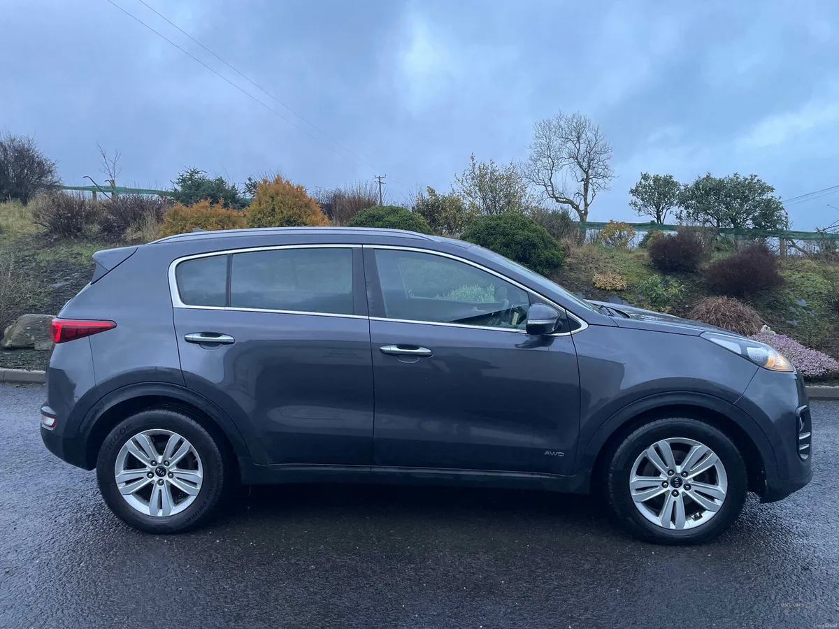 Kia Sportage DIESEL ESTATE - Image 3