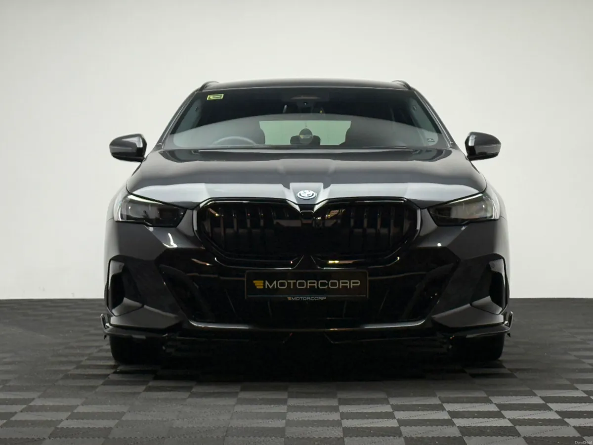 BMW 5-Series 530E M SPORT TOURING - Image 2