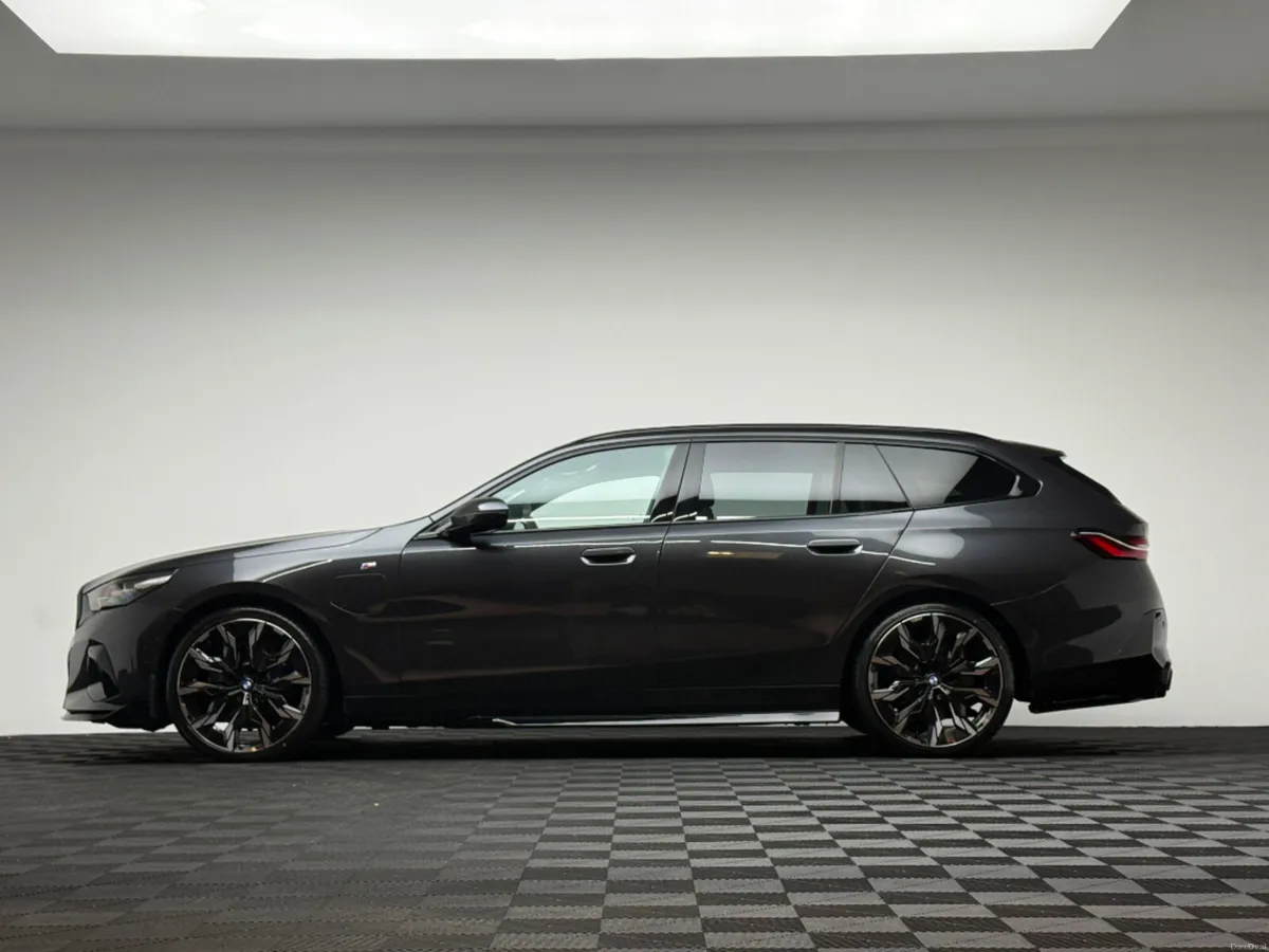 BMW 5-Series 530E M SPORT *SMOKE WHITE* - Image 4