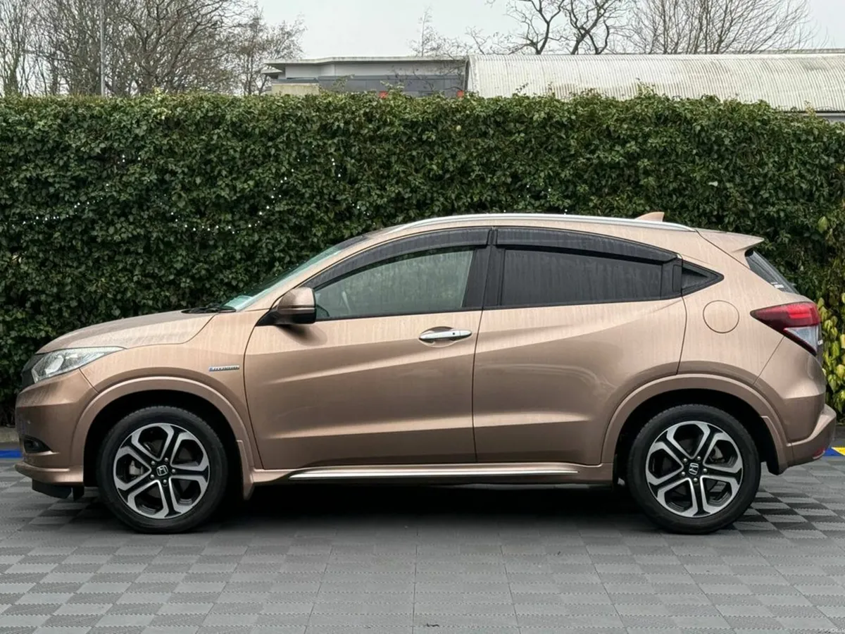 Honda Vezel 1.5 HYBRID -HALF LEATHER HEATED SEATS - Image 3