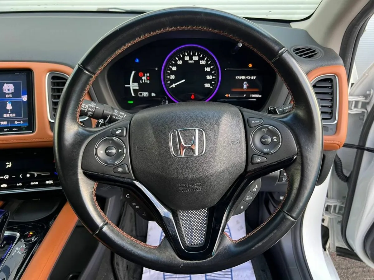 Honda Vezel 1.5 HYBRID // HALF LEATHER HEATED SEAT - Image 4