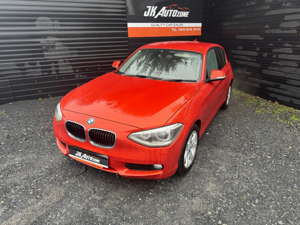 BMW 1-Series *116i AUTO 5DR* - Image 3