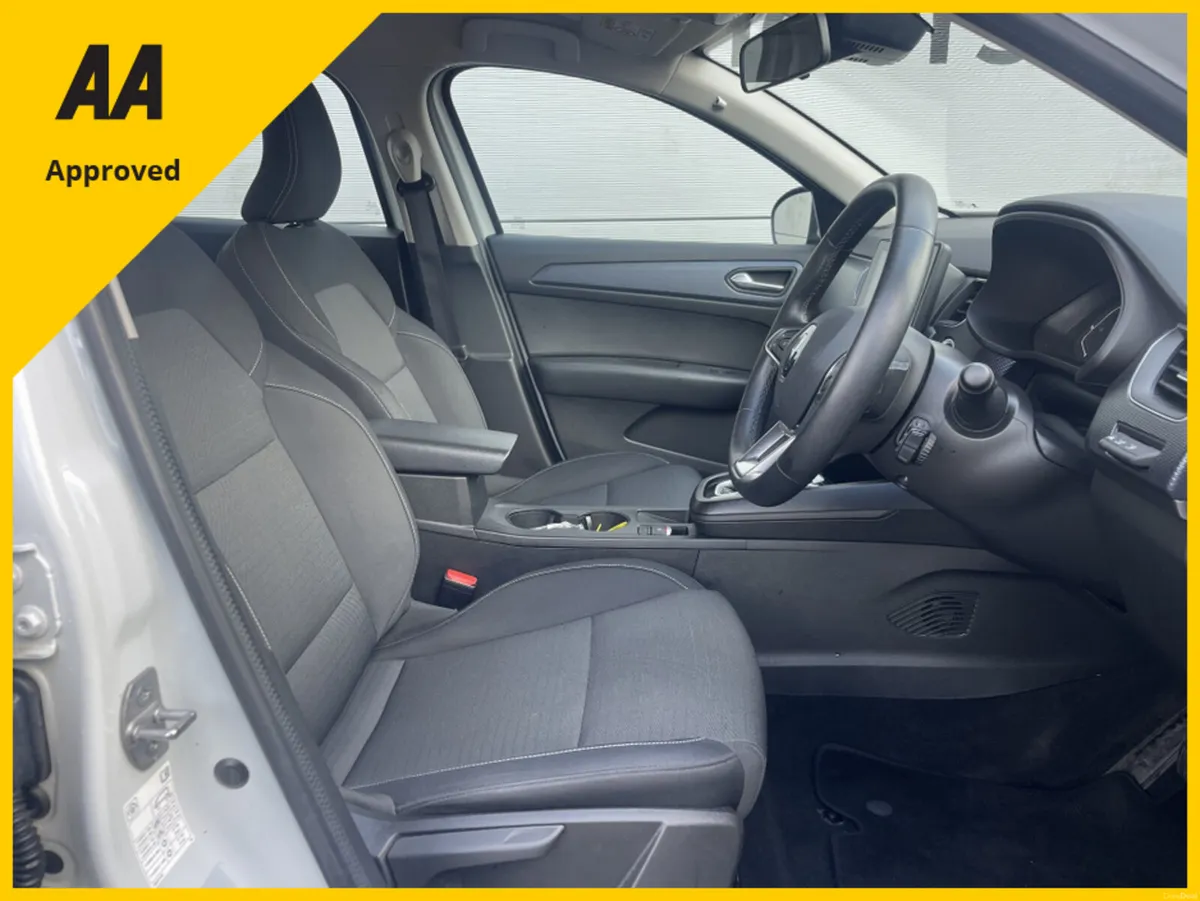 Renault Arkana Auto ICONIC E-TECH PHEV FREE DELIVE - Image 2