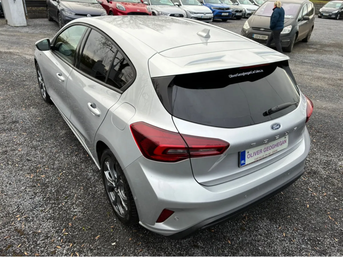 Ford Focus 1.0L ECO ST-LINE 125 BHP (CAMERA) - Image 4